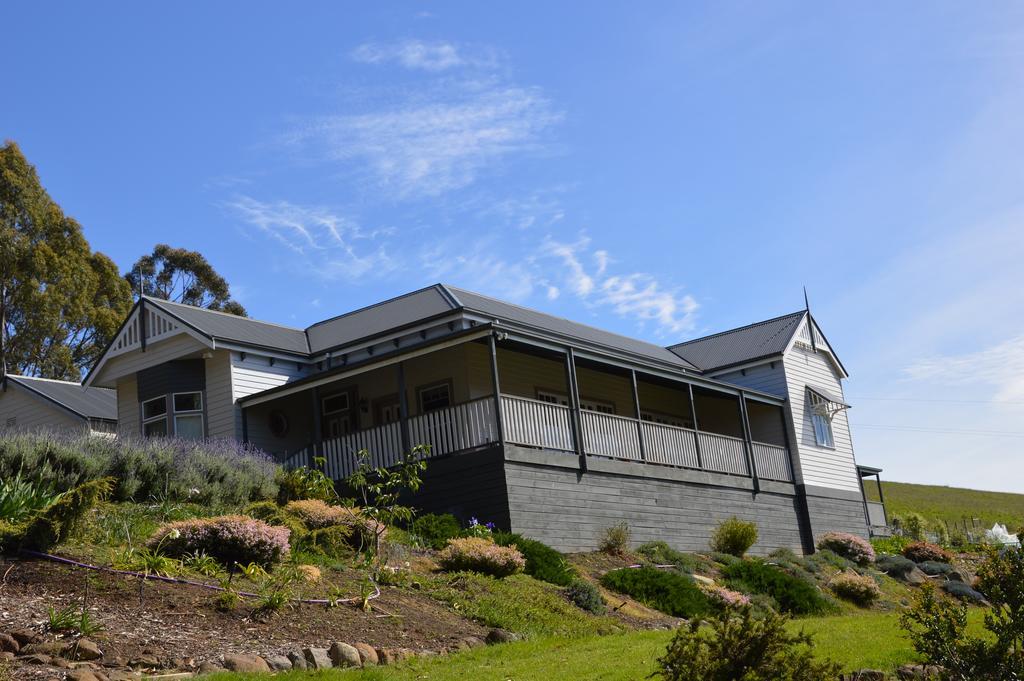 House On The Hill Bed And Breakfast 후온빌 외부 사진